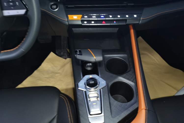 Used Changan UNI-V 2022 1.5T Prestige Version
