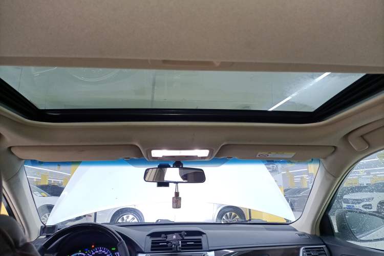 Used Toyota Camry 2012 Luxurious Edition 2.5HG Zunrui