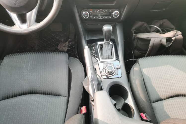 Used Mazda Mazda 3 Axela 2016 Sedan 1.5L Automatic Luxury Model
