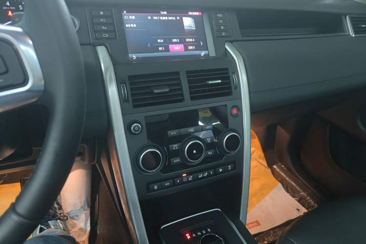 Used Land Rover Discovery Sport 2019 240 PS SE Version China VI Standard
