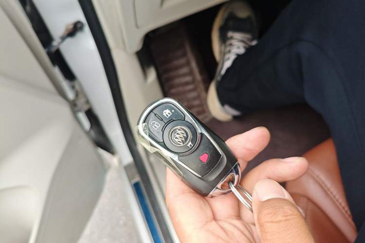 Used Buick GL8 2017 ES 28T Comfort Model China V Standard
