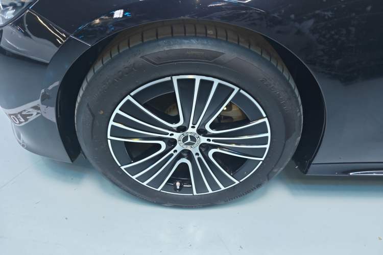 Used Mercedes-Benz E-Class 2024 E 260 L
