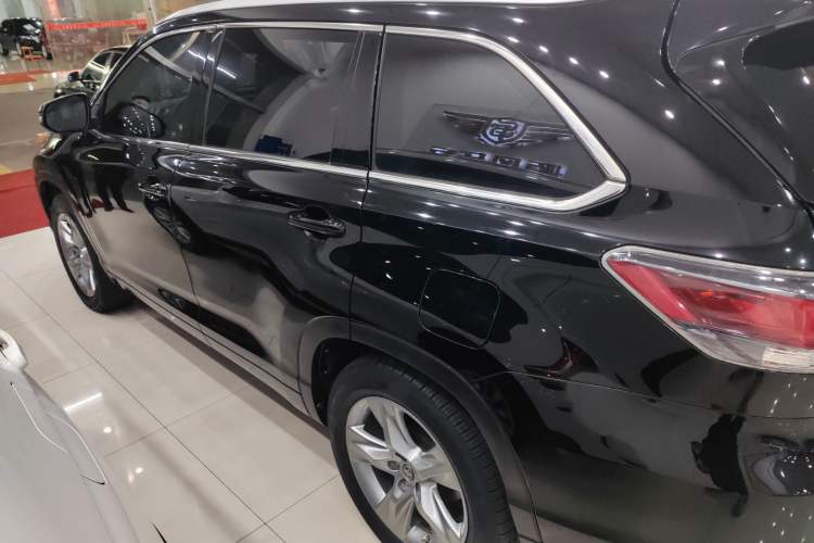 Used Toyota Highlander 2017 2.0T Four-Wheel Drive Luxury Edition 7 Seats