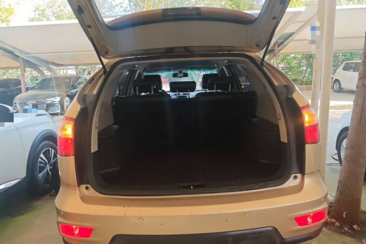 Used BYD S6 2014 2.0L Manual Luxury 5-Seater
