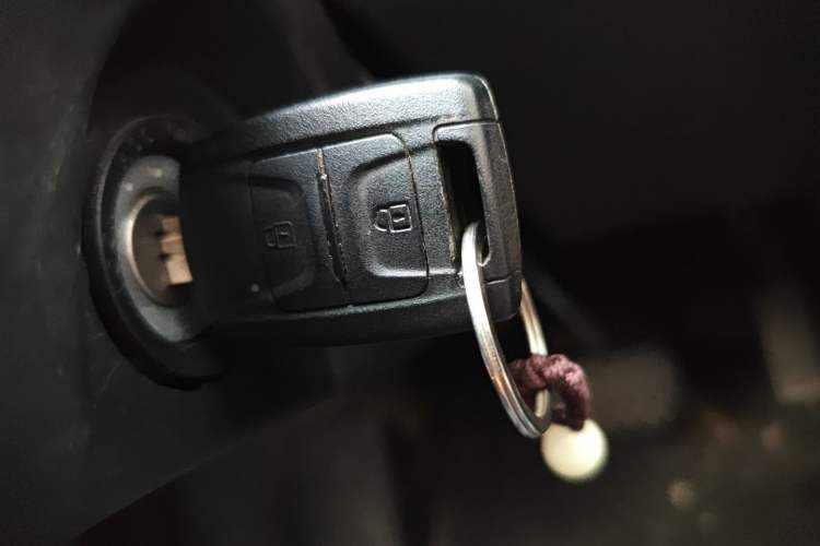 Used Wuling Rongguang EV 2022 Basic Passenger Bus Powered by Penghui Battery
