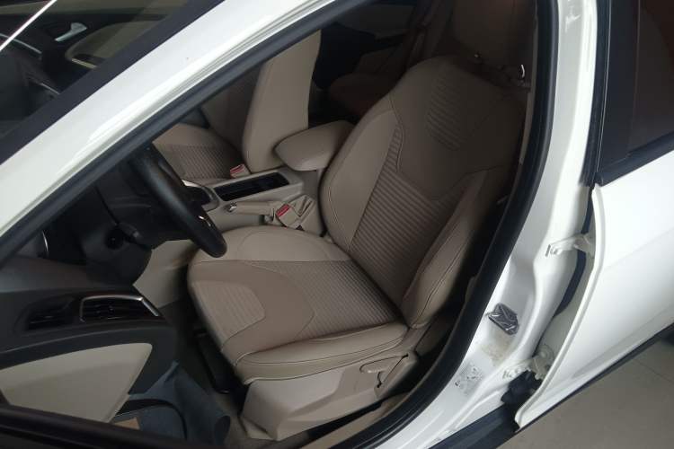 Used Ford Focus 2015 Hatchback 1.6L Automatic Fashion Edition