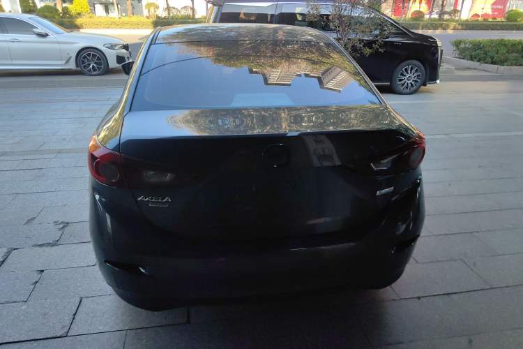 Used Mazda Mazda 3 Axela 2017 Sedan 1.5L Automatic Luxury Model Emission Standard China V