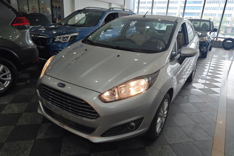 Used Ford Fiesta 2013 Sedan 1.5L Manual Fashion Edition
