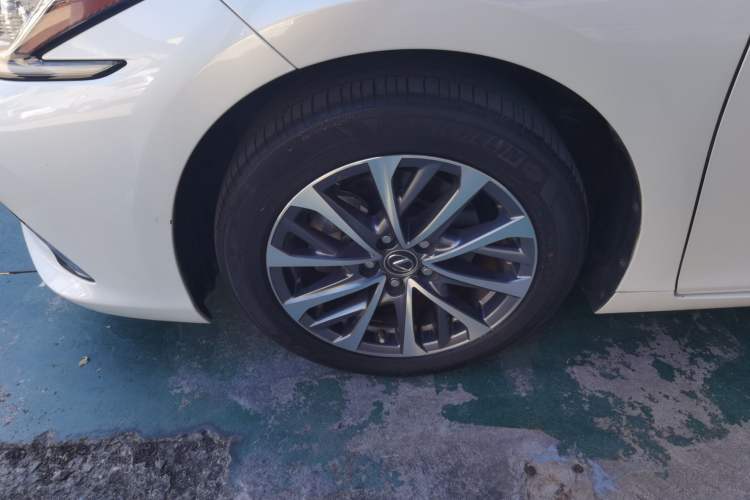 Used Lexus ES 2021 260 Excellence Edition
