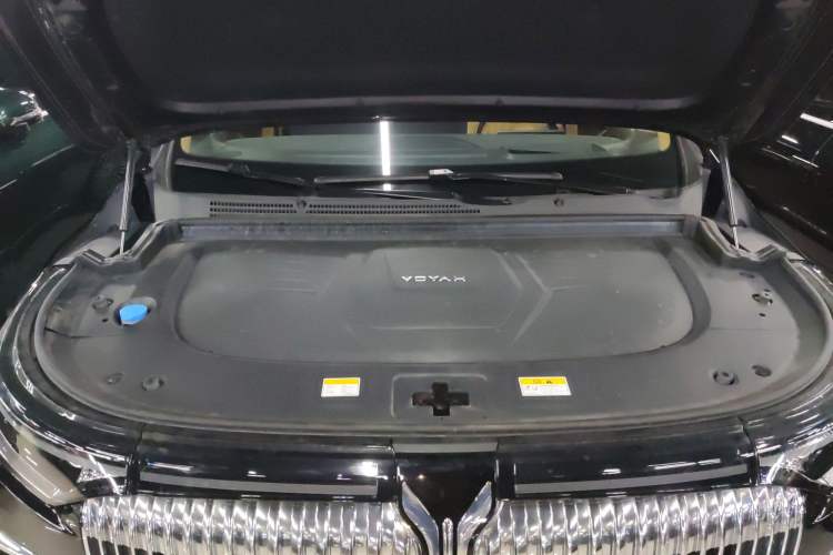 Used VOYAH Dream 2025 PHEV Four-Wheel-Drive Flagship Kunpeng Edition
