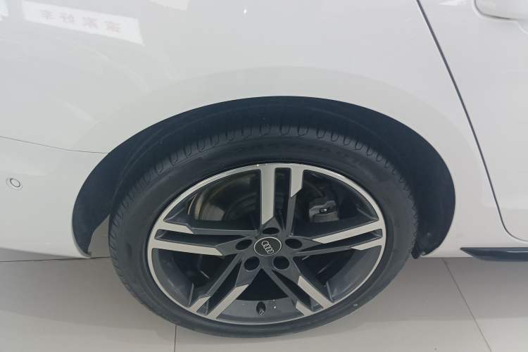 Used Audi A4L 2022 40 TFSI Luxury Dynamic Model
