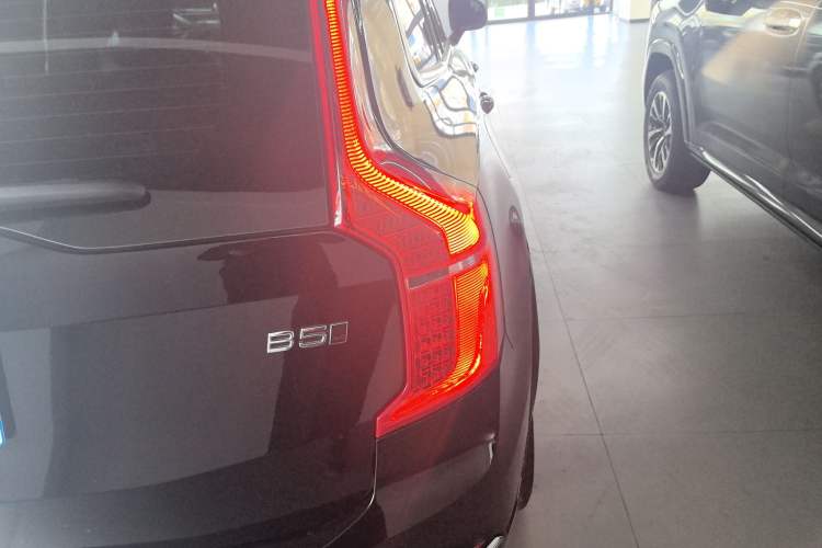 Used Volvo XC90 2024 B5 SmartDrive Luxury Edition 5 Seats