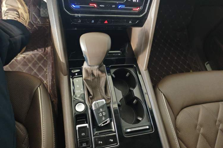 Used Volkswagen Viloran 2020 380TSI Prestige Edition
