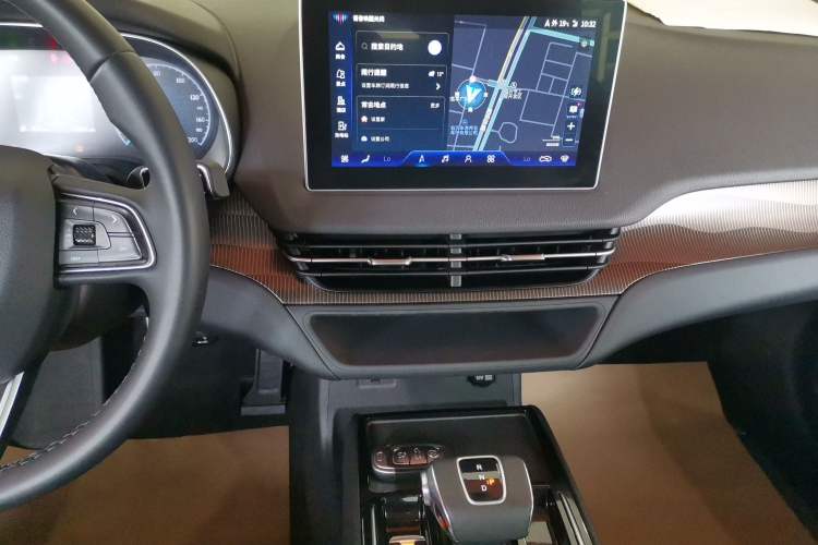 Used Hongqi E-QM5 2022 431 km Charge & Enjoy Edition
