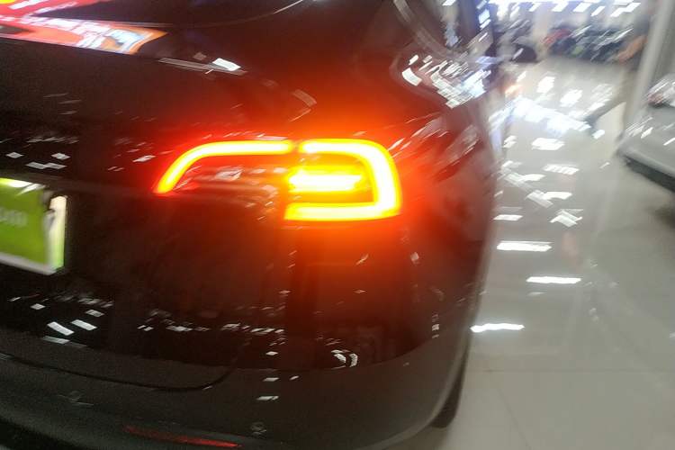 Used Tesla Model Y 2022 Long-Range All-Wheel-Drive Version