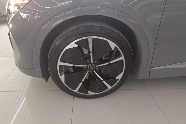 Used Audi Q4 e-tron 2022 50 e-tron quattro Creation Edition