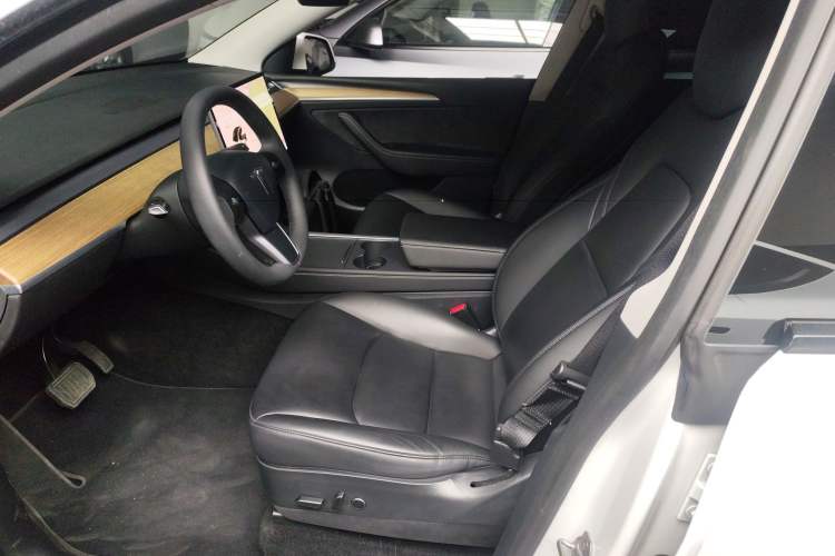 Used Tesla Model Y 2021 Long-Range All-Wheel-Drive Version 3D7