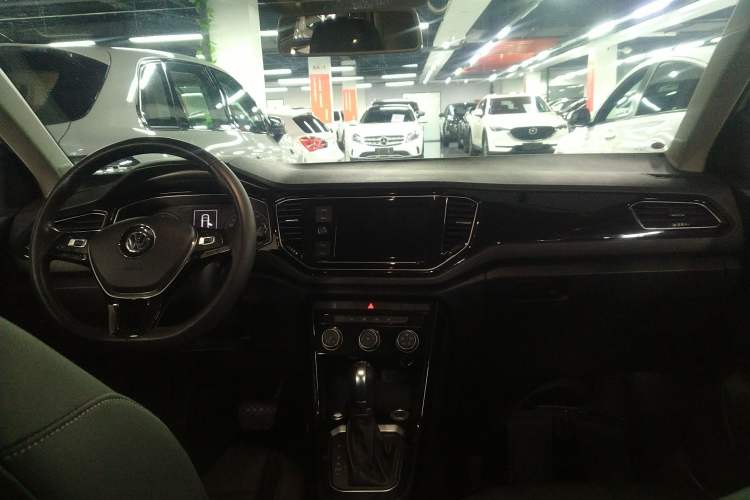 Used Volkswagen T-ROC 2019 280TSI DSG Two-Wheel Drive Comfort Version China VI Standard
