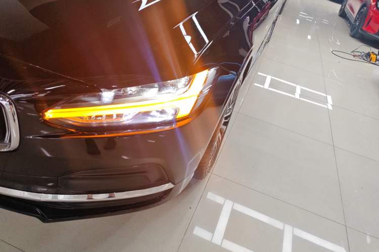 Used Volvo S90 2023 B5 Zhiyi Luxury Edition