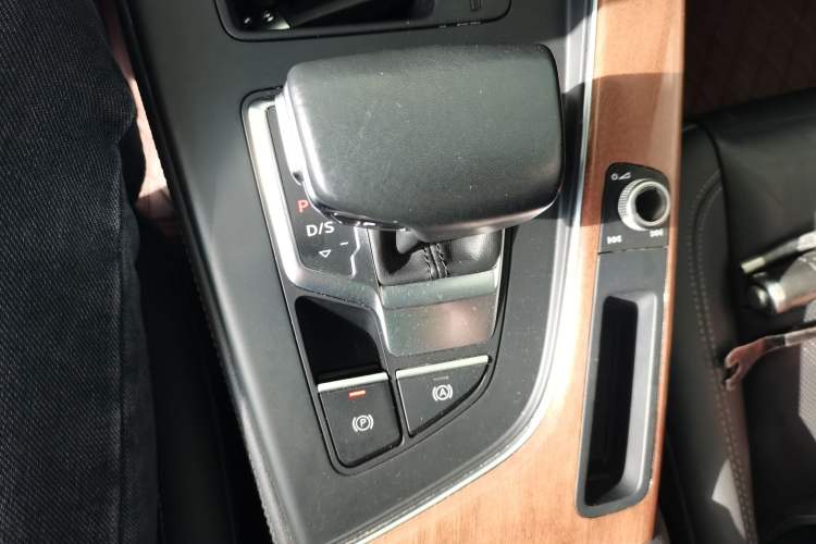 Used Audi A4L 2020 40 TFSI quattro Luxury Prestige Edition
