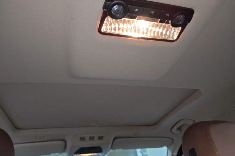 Used BMW 5 Series 2017 525Li Leading Model
