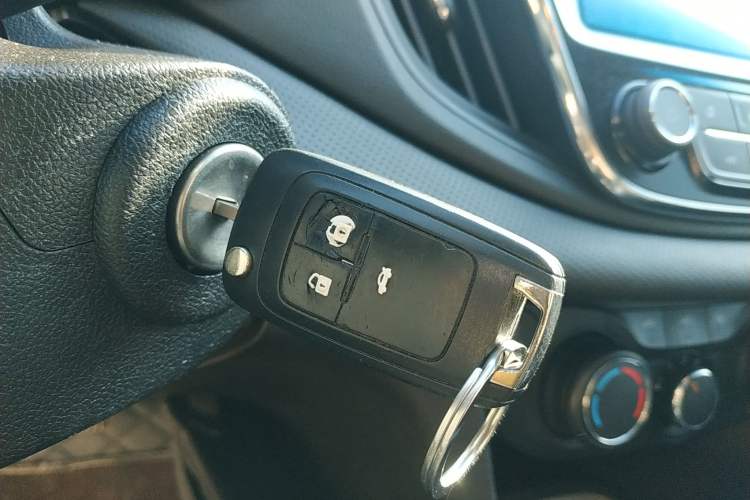 Used Chevrolet Monza 2020 Light Hybrid Redline 320T Dual-Clutch Joyful Edition
