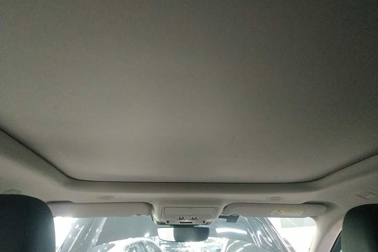 Used Land Rover Range Rover Evoque 2021 Range Rover Velar 249 PS R-Dynamic S Performance Edition
