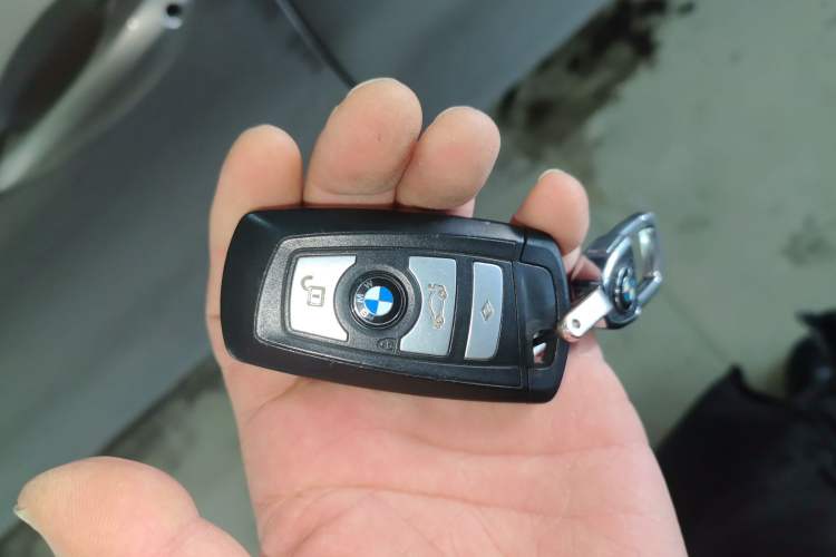 Used BMW 5 Series 2015 520i Elegant Edition