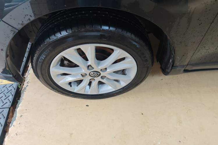 Used Baojun 730 2014 1.5L manual Comfort version 7 seats
