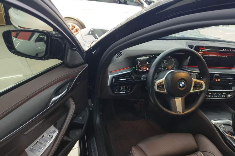 Used BMW 5 Series 2022 Second Facelift 530Li Luxury Version M Sport Package
