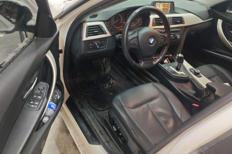 Used BMW 3 Series 2015 320i Fashion Model