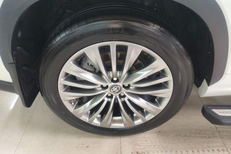 Used Toyota Highlander 2022 Dual-Engine 2.5L Four-Wheel Drive Prestige Version 7 Seats