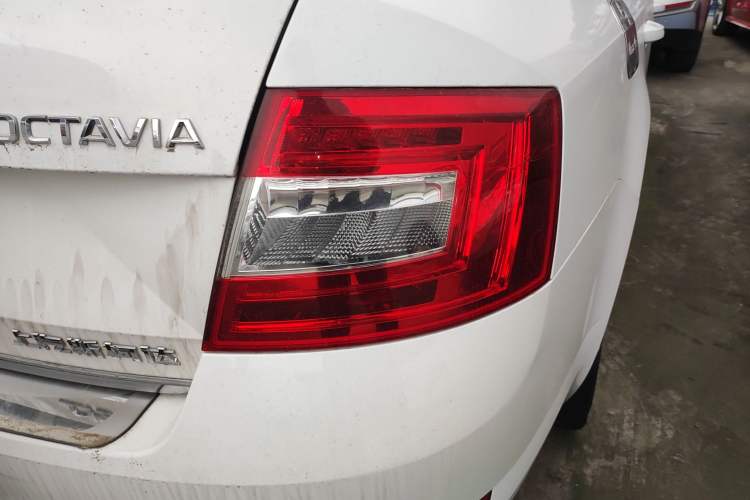 Used Skoda Octavia 2017 1.6L Automatic Smart Drive Edition
