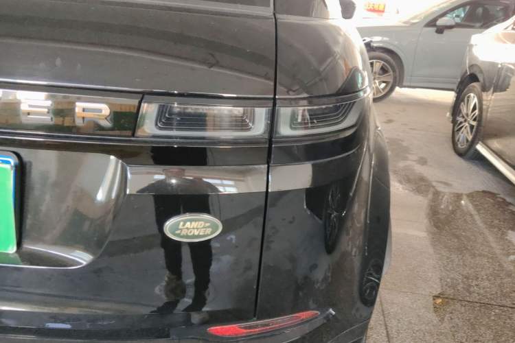 Used Land Rover Range Rover Evoque 2021 Range Rover Velar 249 PS R-Dynamic S Performance Edition
