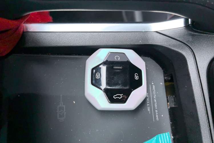 Used JETOUR Traveler 2024 2.0T All-Wheel-Drive CrossPRO+ Entertainment Edition
