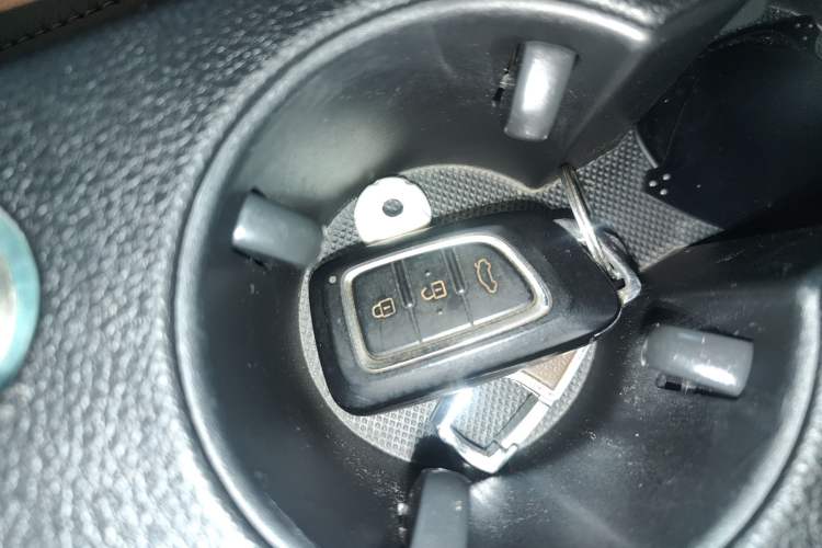 Used Dongfeng Fengdu MX5 2016 1.4T Manual Luxury Edition
