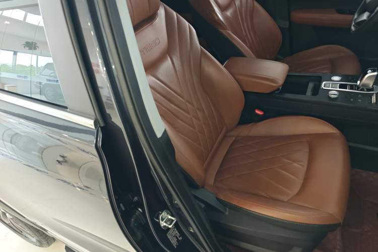 Used Chery Tiggo 8 PLUS 2021 290TGDI DCT Luxury Edition 6-Seater
