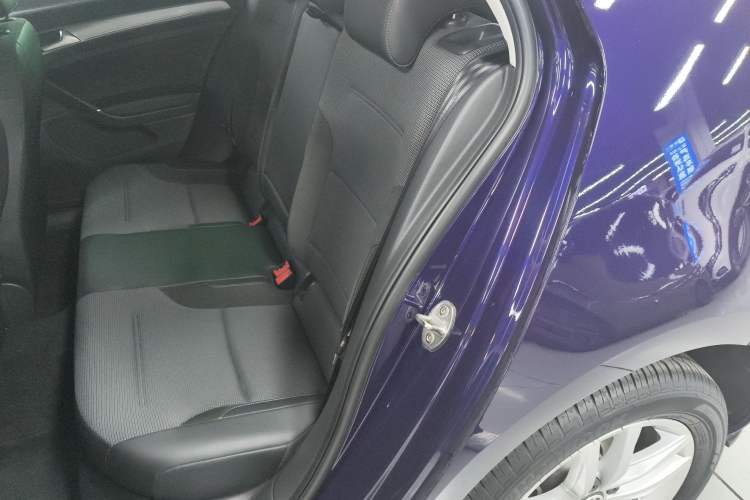 Used Volkswagen Golf 2018 230TSI Automatic Comfort Model
