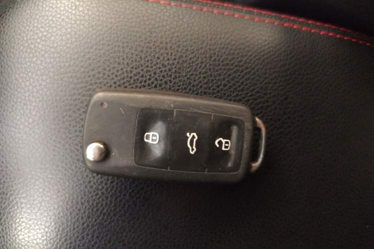 Used Volkswagen Polo 2016 1.4L Manual Fashion Model