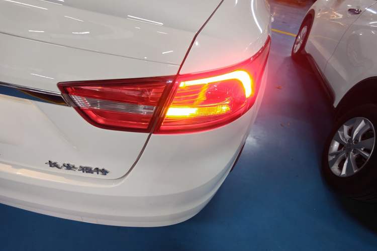 Used Ford Escort 2015 1.5L Automatic Fashion Model
