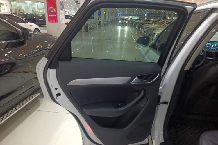 Used Audi Q3 2017 35 TFSI Fashion Model
