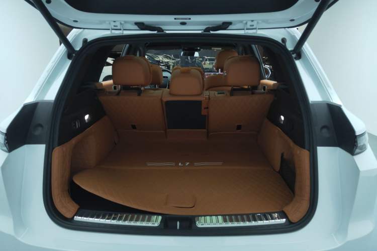 Used Li Auto L7 2025 Pro Smart Refresh Edition