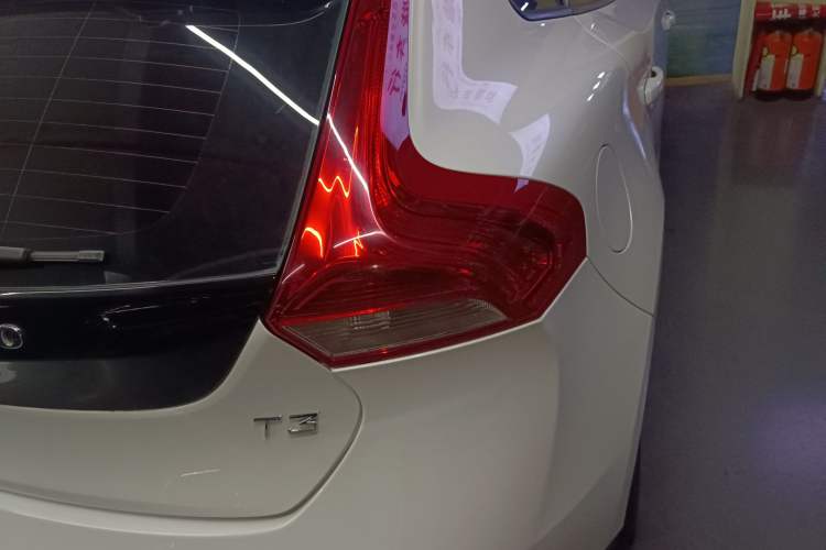 Used Volvo V40 2016 T3 Zhiyi Edition