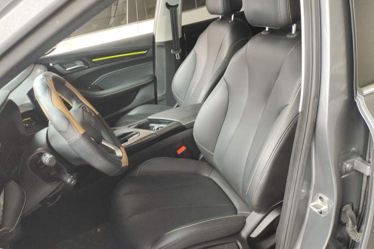 Used Roewe i5 2021 1.5L CVT Diamond Edition
