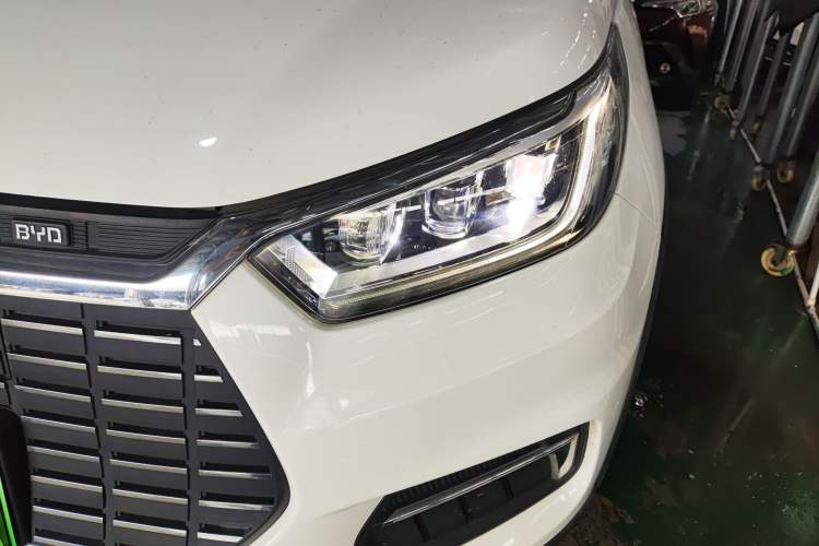 Used BYD Yuan New Energy 2019 EV360 Smart Connect Enjoyment Model
