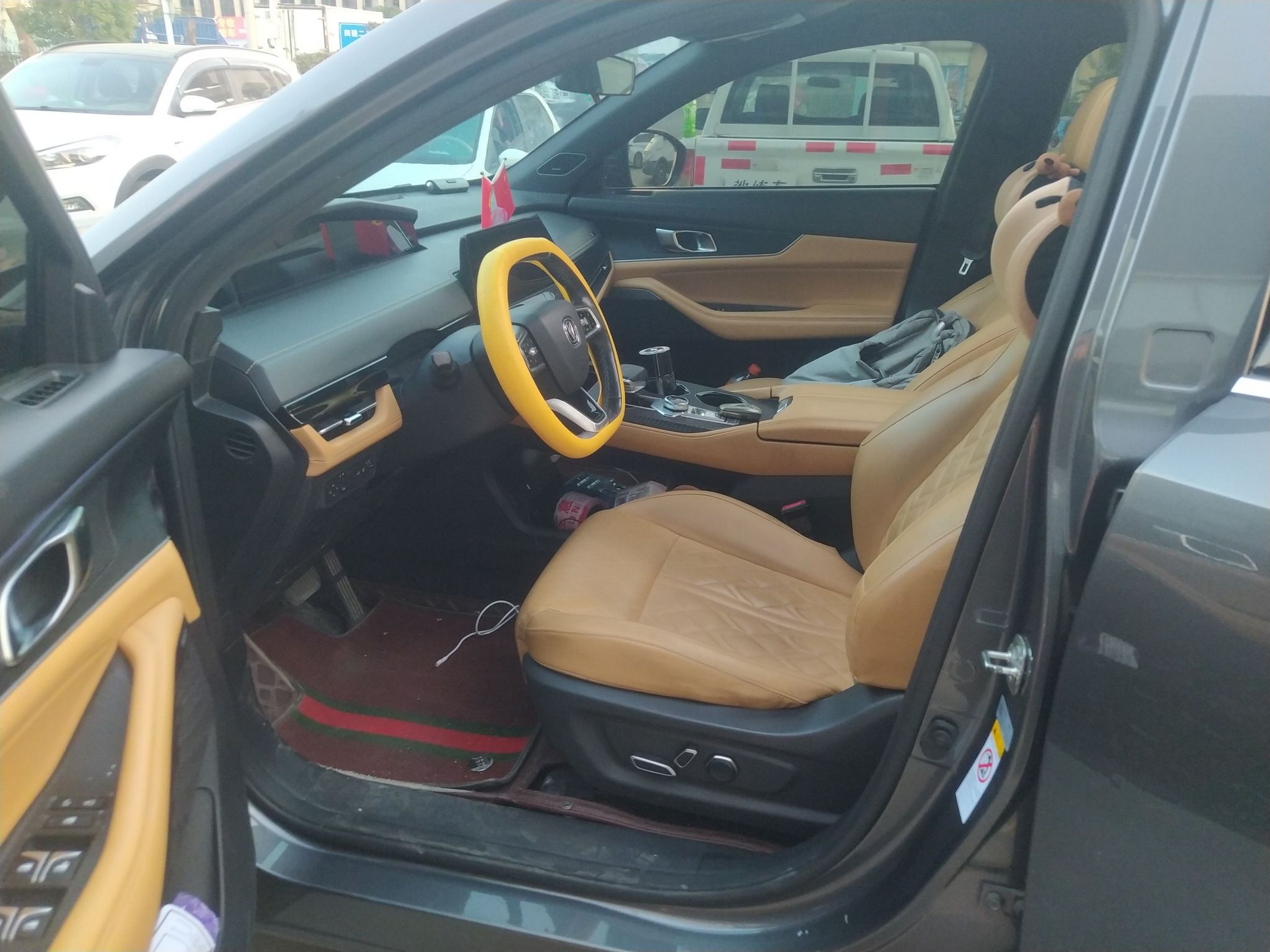 Переднее сиденье в автомобиле