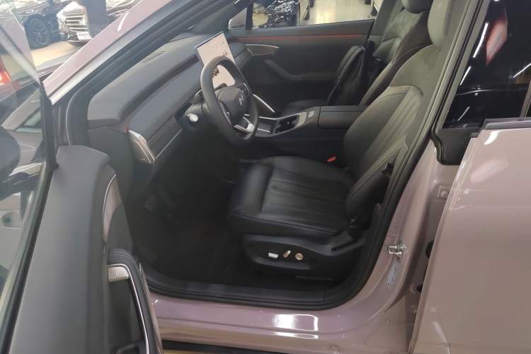 Used ONVO L60 2024 60 kWh All-Wheel Drive
