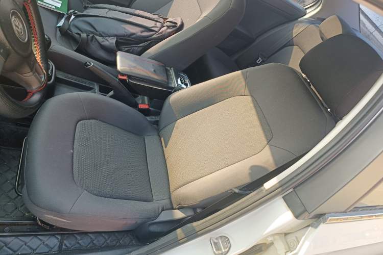 Used Volkswagen Santana 2015 1.6L Manual Fashion Edition