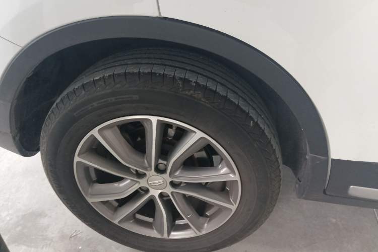 Used Geely Auto Emgrand X7 Sport 2020 1.8TD DCT Two-Wheel Drive Smart Connect 4G-Enabled Version
