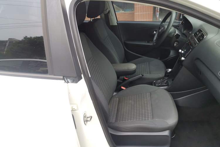 Used Volkswagen Polo 2014 1.6L Automatic Comfort Edition
